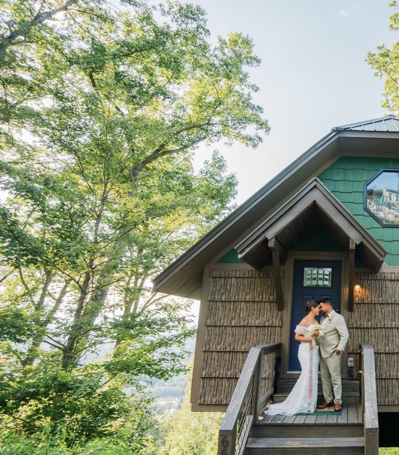 A wedding at Earth & Sky Dwellings